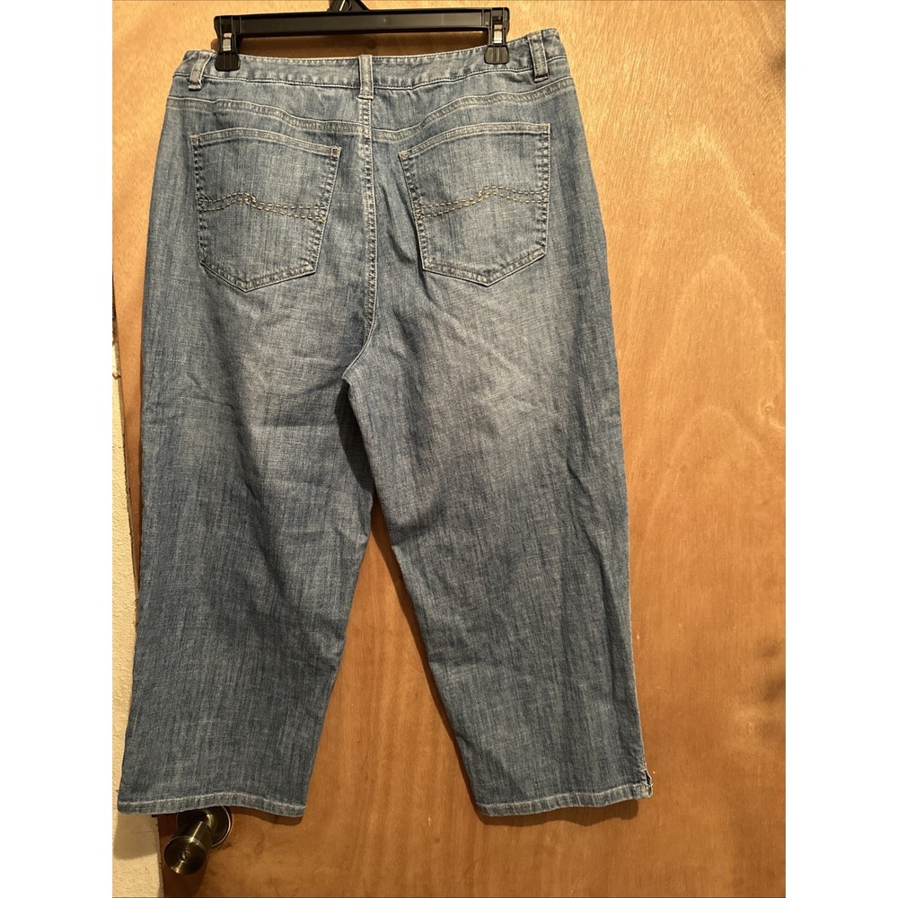 Talbots Capri Wide Leg Medium Wash Size 12